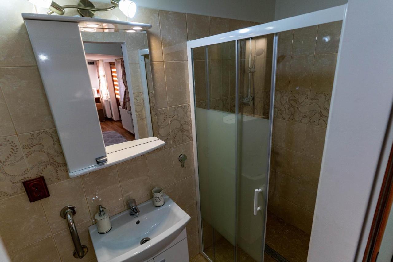 La Bebe 2 Beds Leilighet Hunedoara Eksteriør bilde